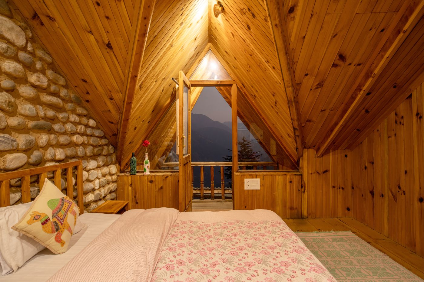 images/room/family-suite-with-balcony11.jpg