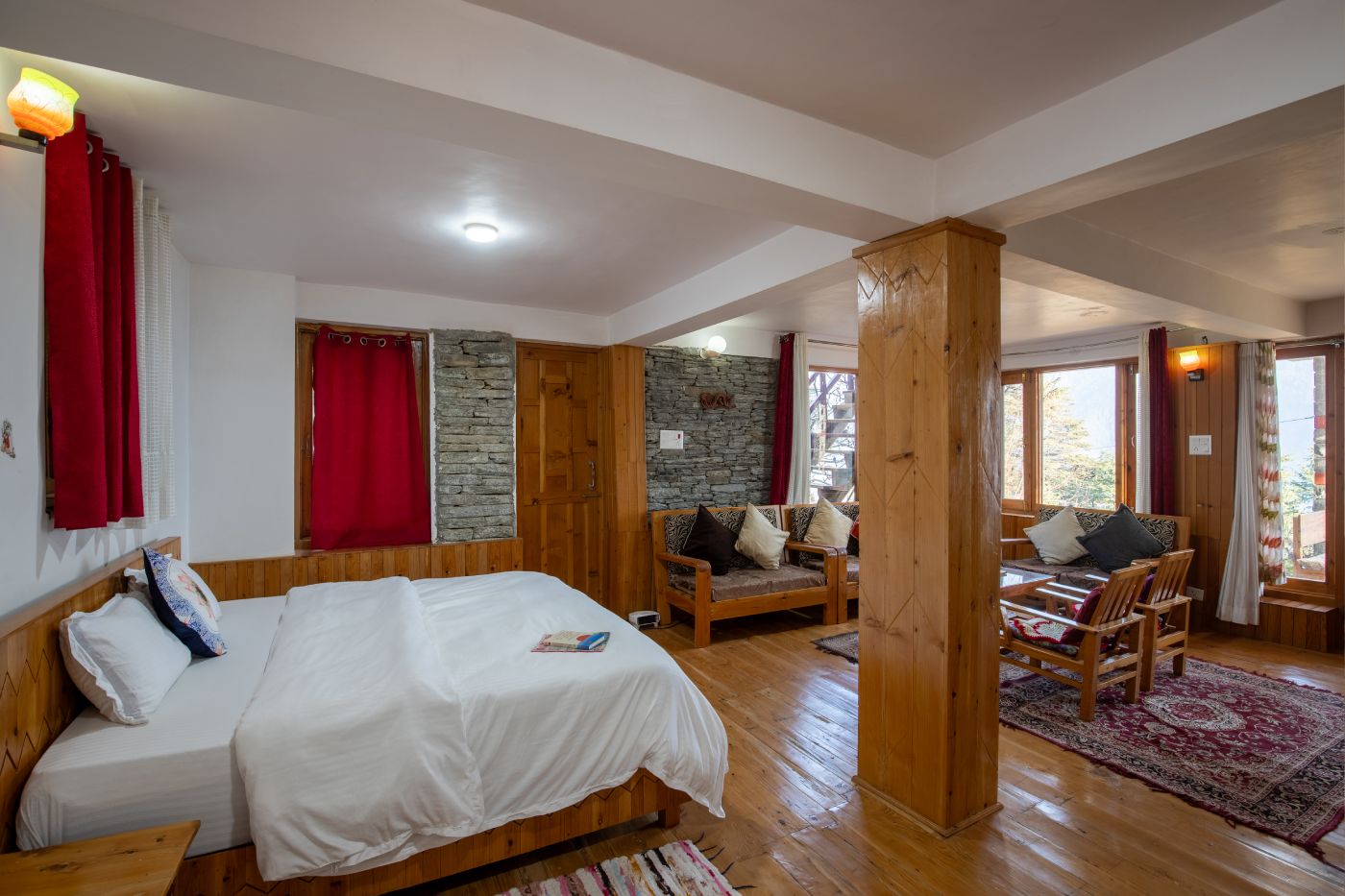 images/room/family-suite-with-garden2.jpg
